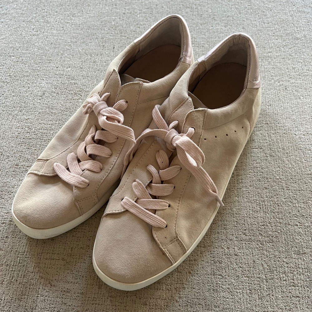 Banana Republic Womens Blush Pink Suede Low Top Sneakers‎ Rose Gold Trim 9.5 M